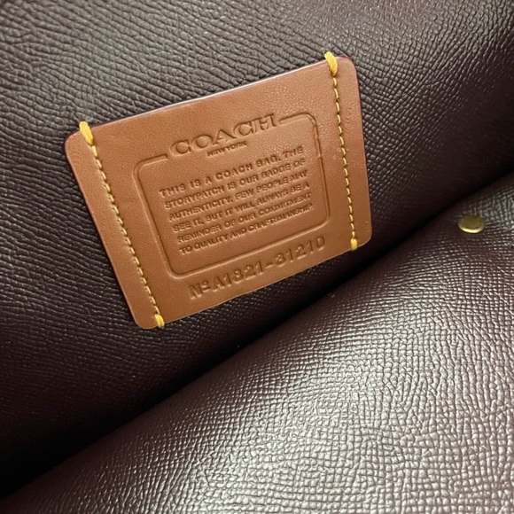 Stunning Authentic Coach Tatum Carryall 40 Bag in Signature - Picture 7 of 16